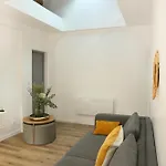 Des Princes With Private Garden By La Boite En * Chantilly