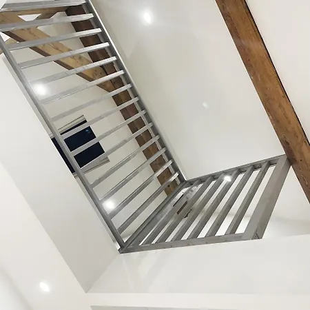 Des Princes With Private Garden By La Boite En