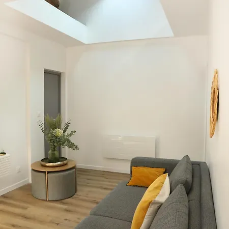 Des Princes With Private Garden By La Boite En * Chantilly