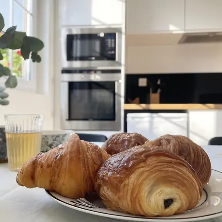 Des Princes With Private Garden By La Boite En Lägenhet Chantilly