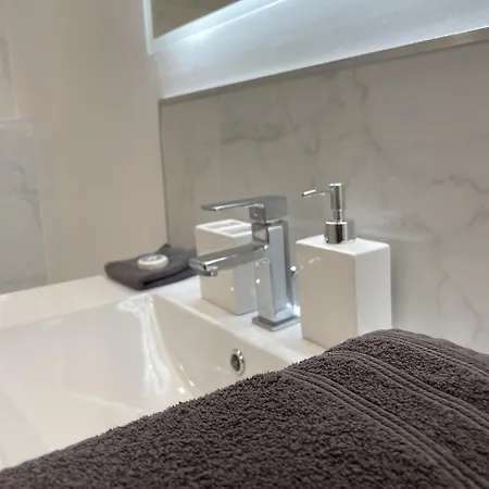 Des Princes With Private Garden By La Boite En